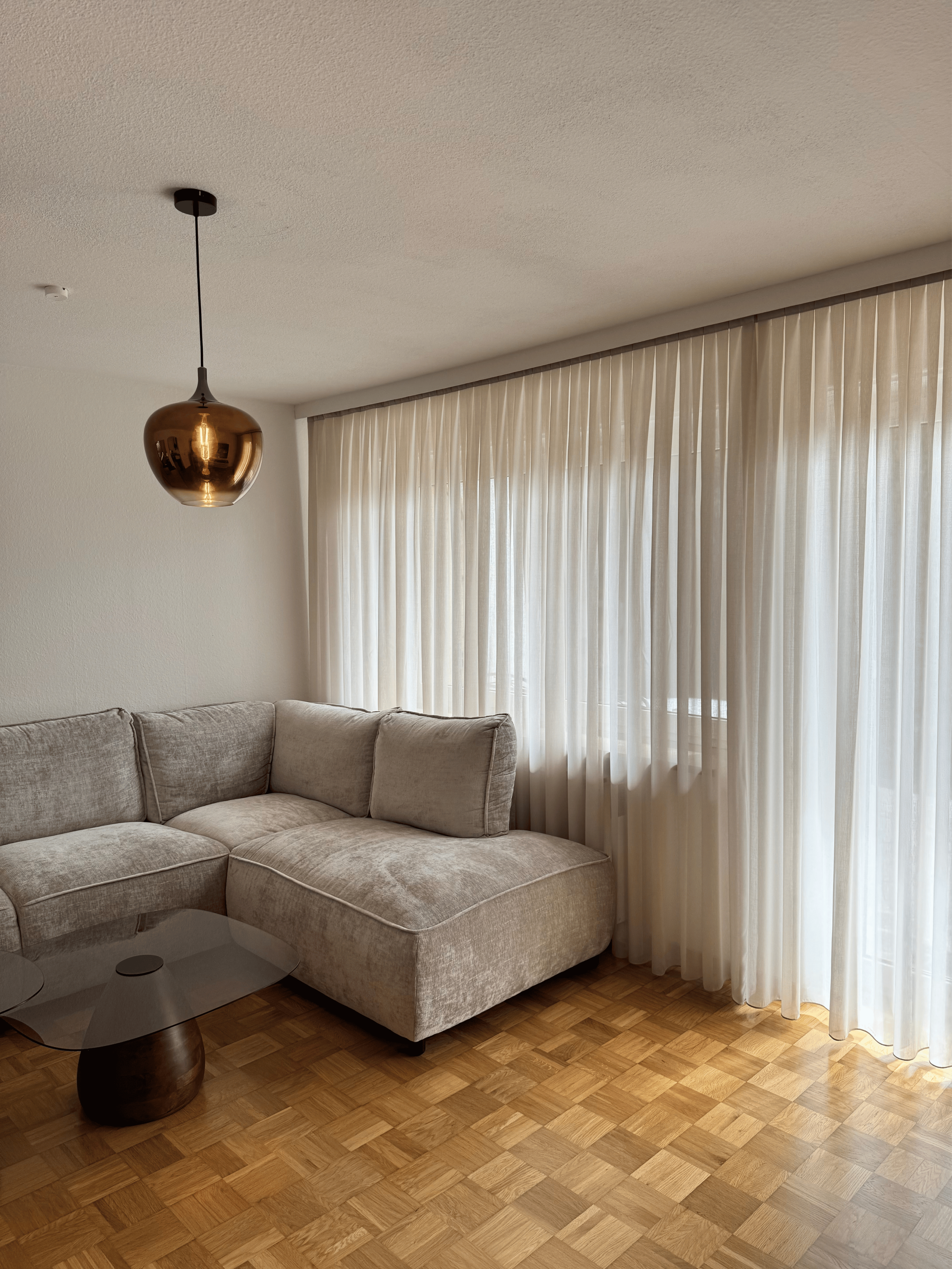 Esszimmer, Wohnzimmer, Küche — Familie A.