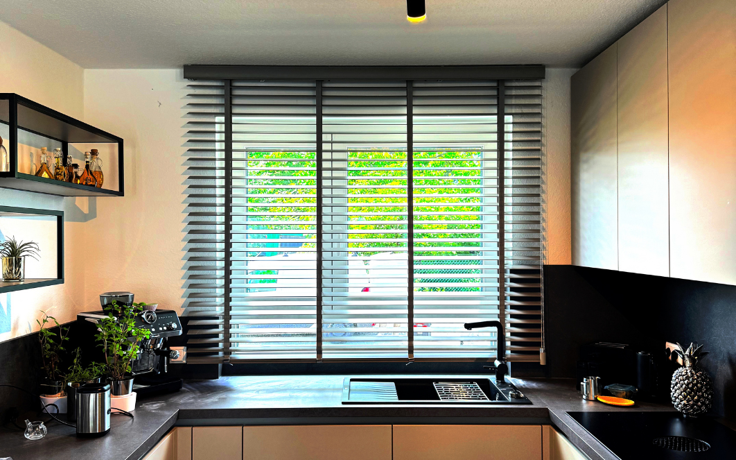 Wohnzimmer, Küche — N.A